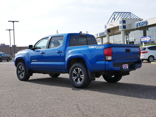 2017 Toyota Tacoma TRD Sport 3