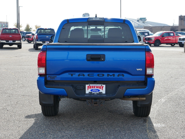 2017 Toyota Tacoma TRD Sport 4