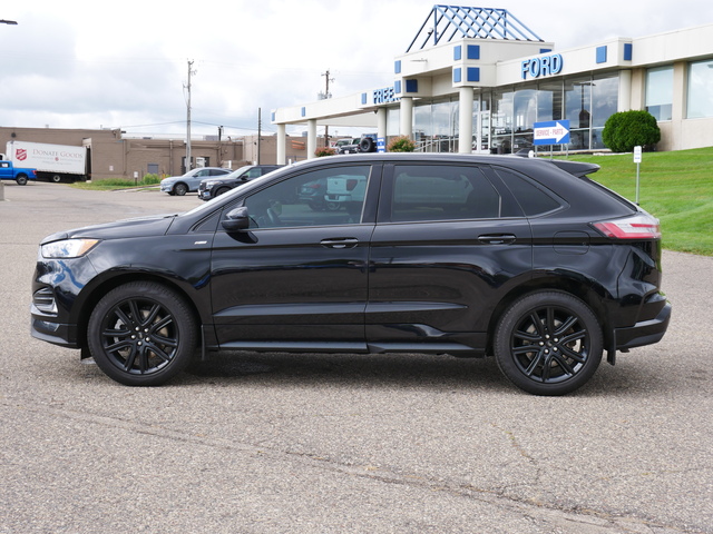 2022 Ford Edge ST-Line 2