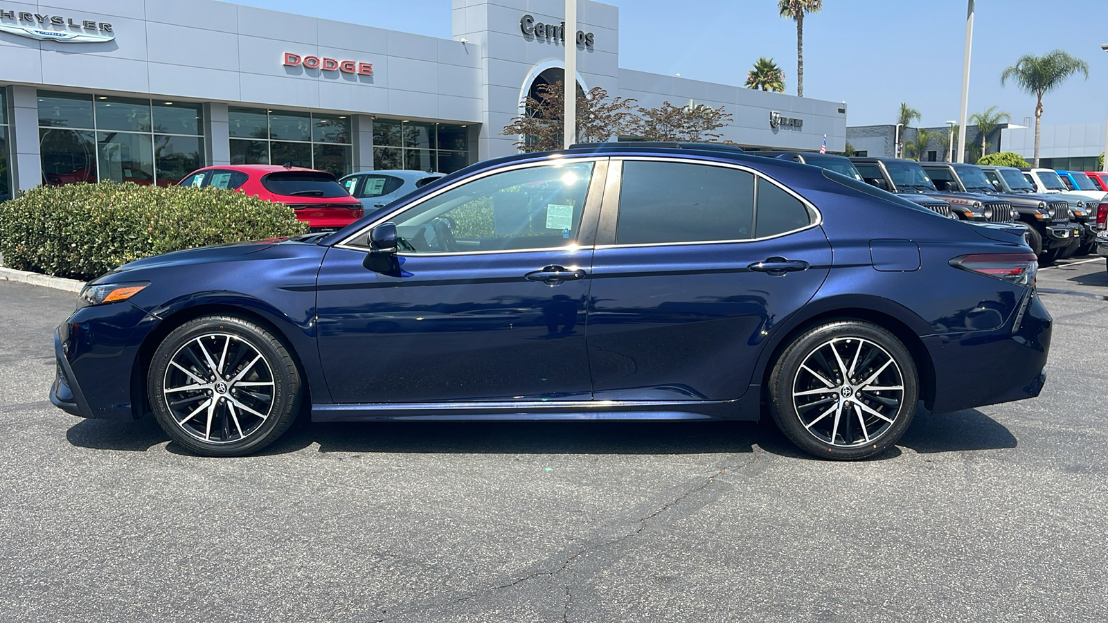 2022 Toyota Camry SE 3