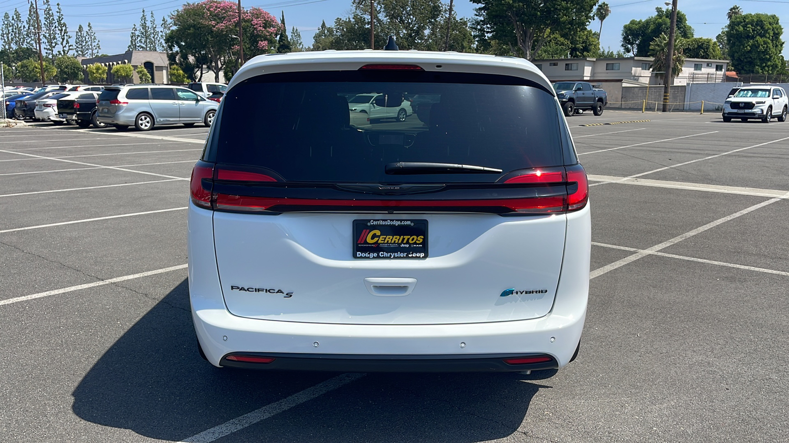2023 Chrysler Pacifica Hybrid Limited 5
