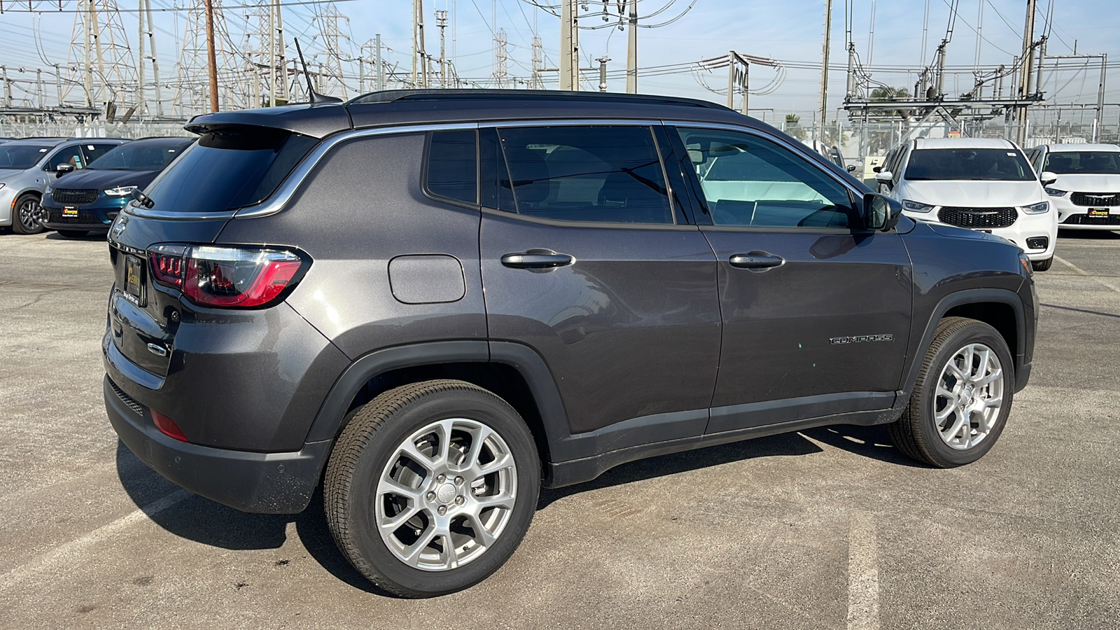 2023 Jeep Compass Latitude Lux 6