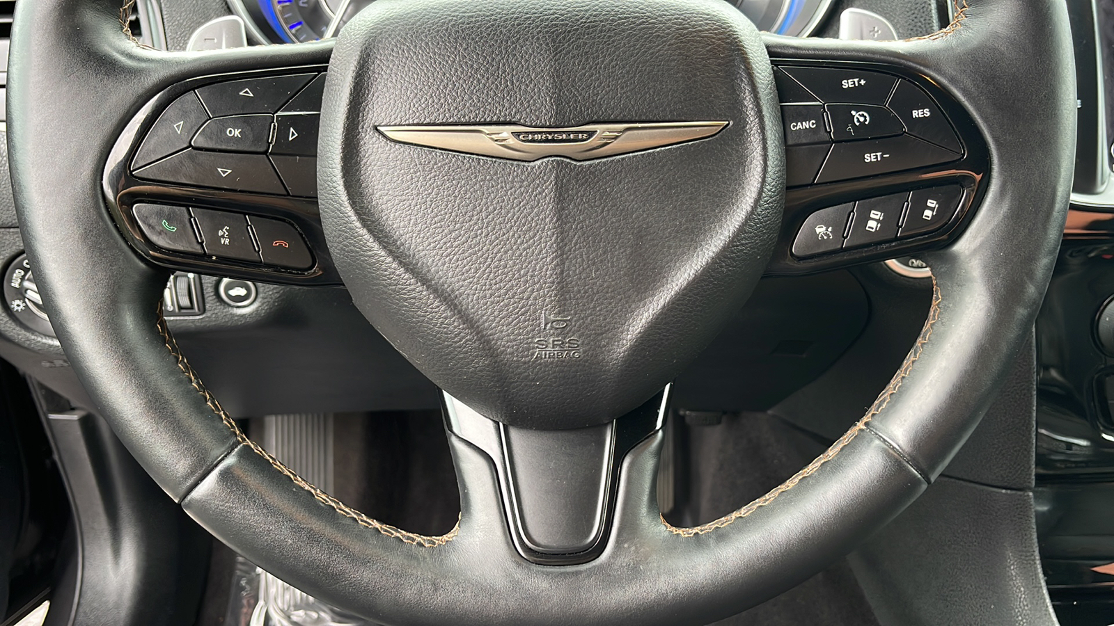2018 Chrysler 300 300S 18