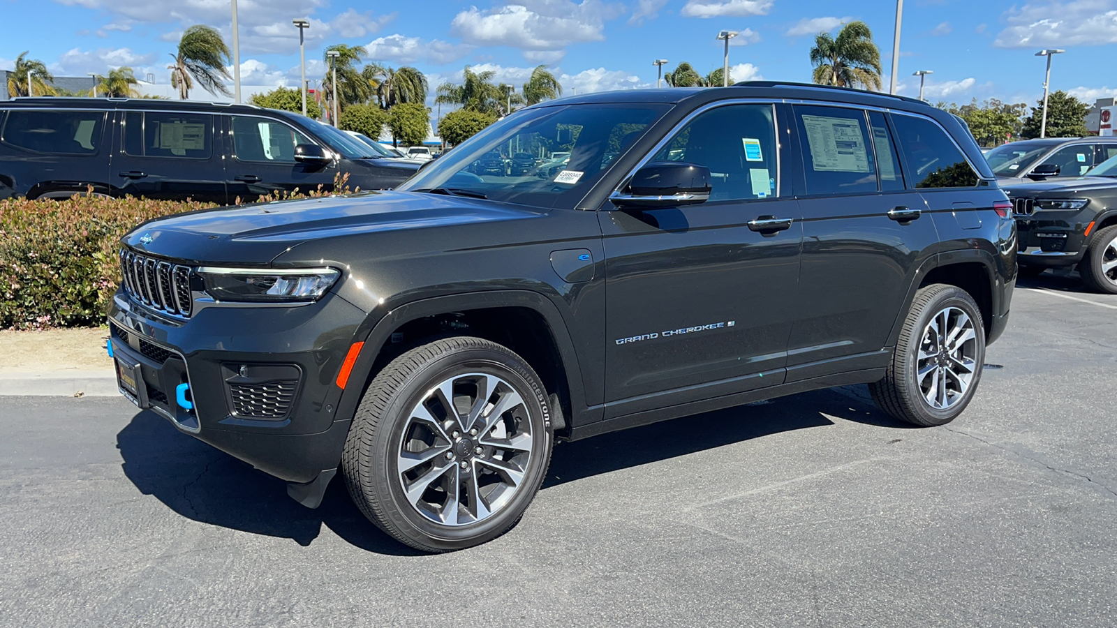 2023 Jeep Grand Cherokee 4xe Overland 2