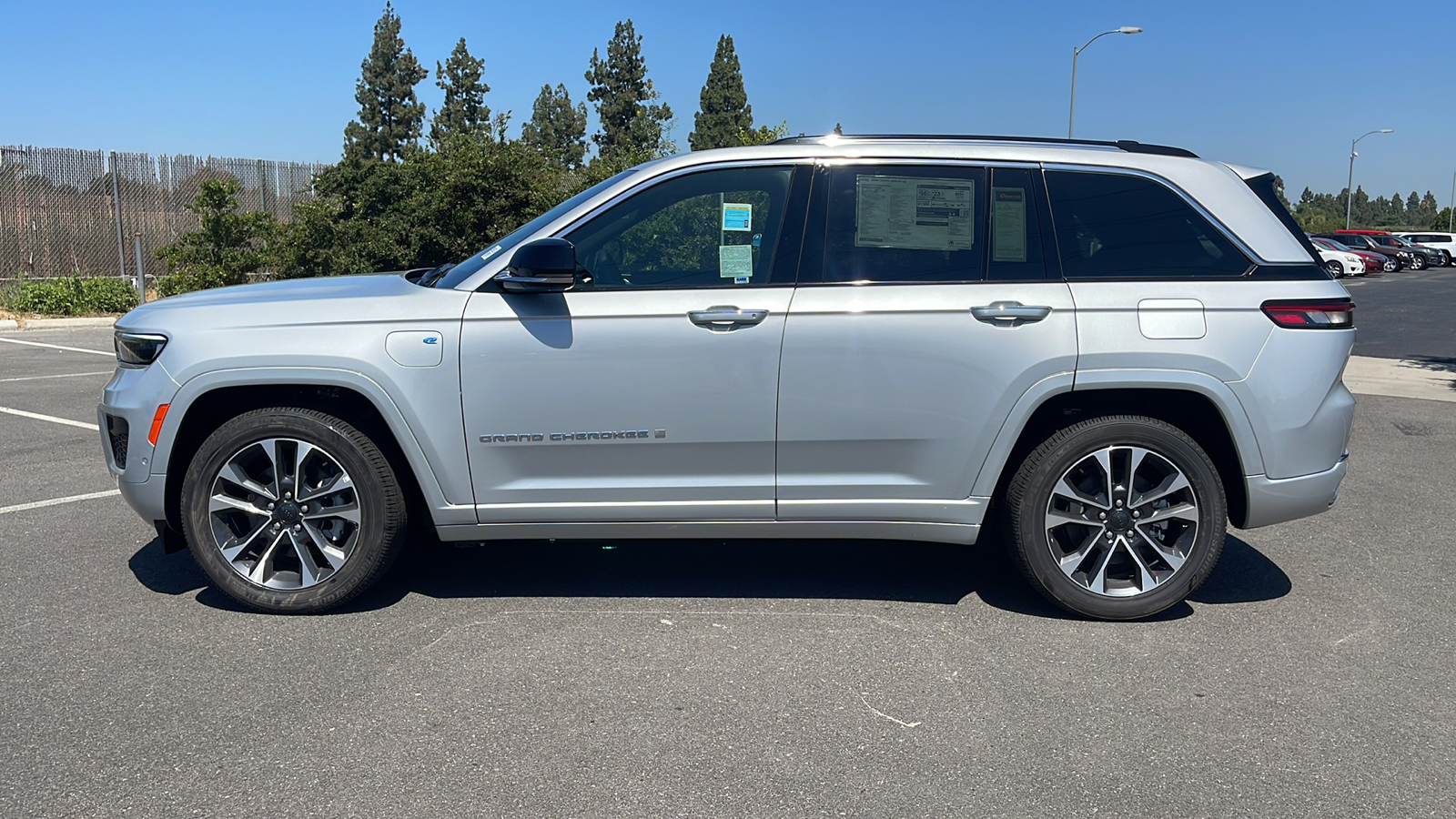 2023 Jeep Grand Cherokee 4xe Overland 3