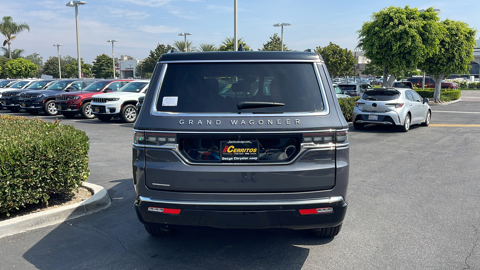 2023 Jeep Grand Wagoneer  5