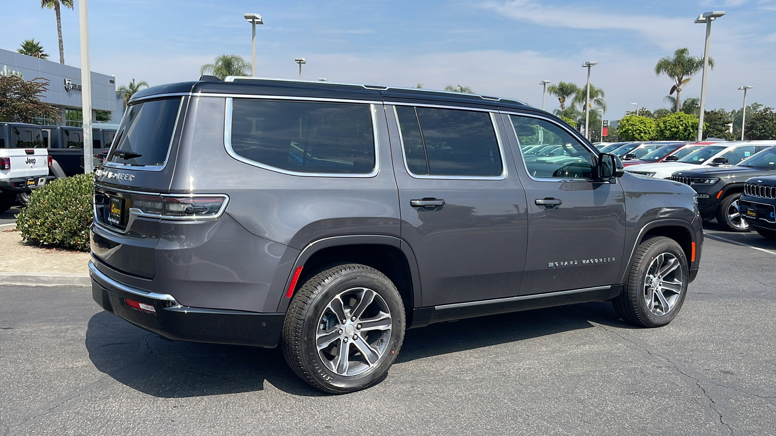 2023 Jeep Grand Wagoneer  6