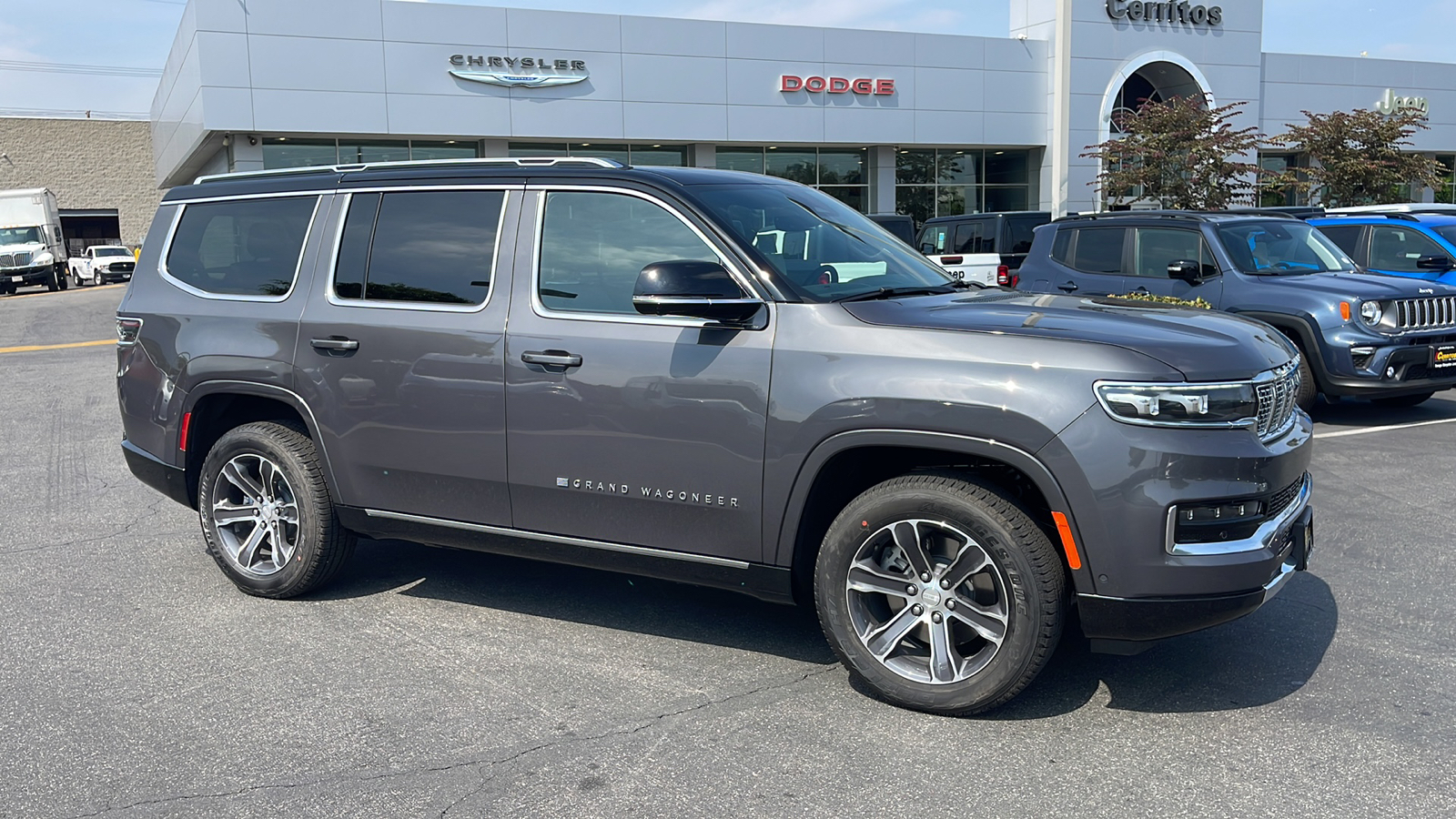 2023 Jeep Grand Wagoneer  8