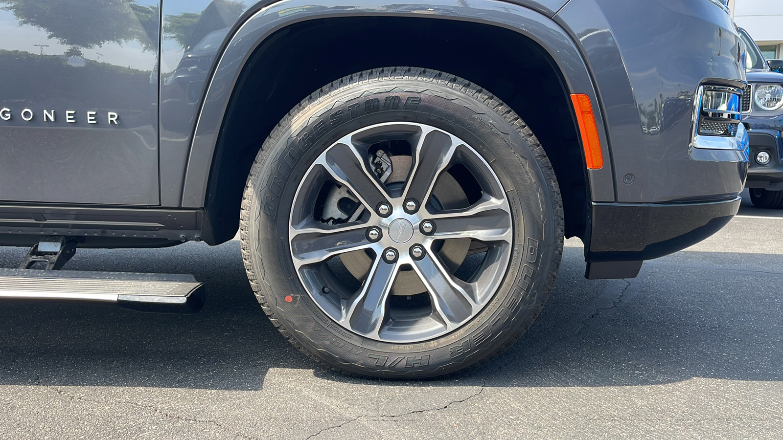 2023 Jeep Grand Wagoneer  29