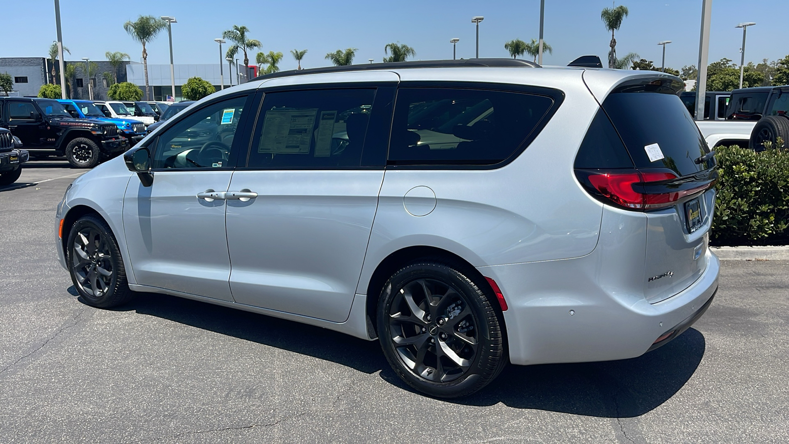 2024 Chrysler Pacifica Limited 4