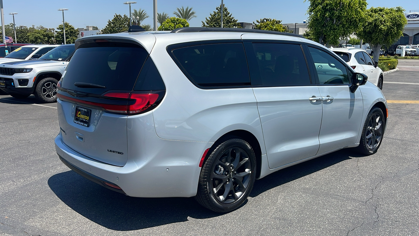 2024 Chrysler Pacifica Limited 6