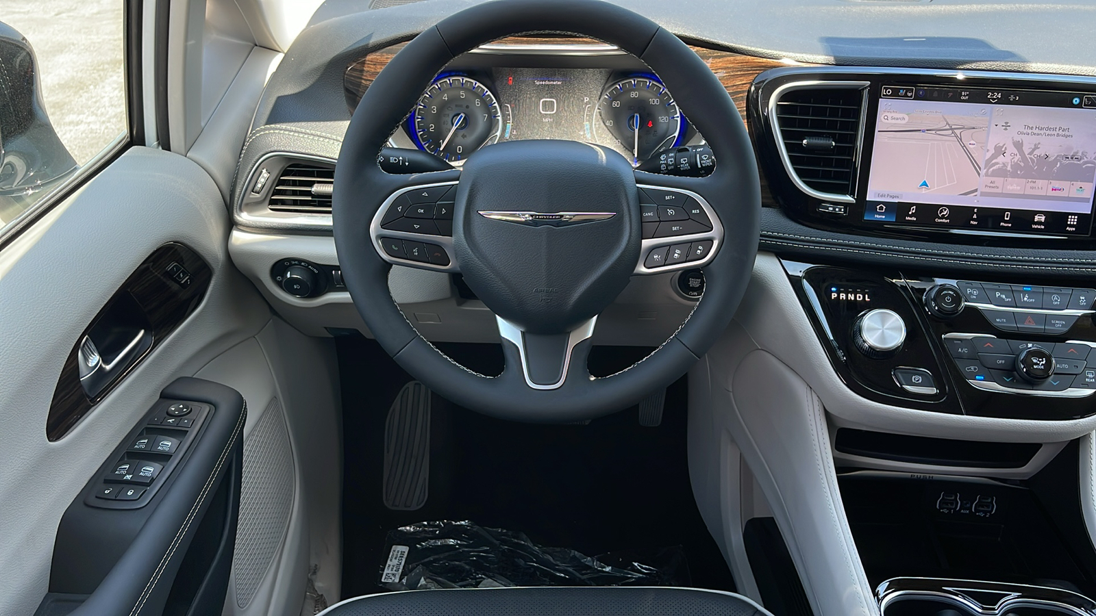 2024 Chrysler Pacifica Limited 12