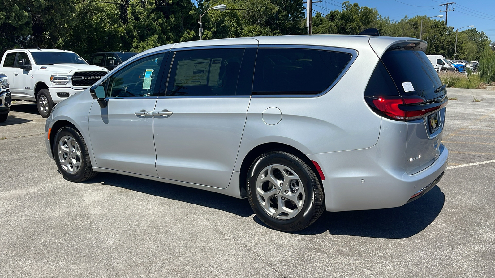 2024 Chrysler Pacifica Limited 4