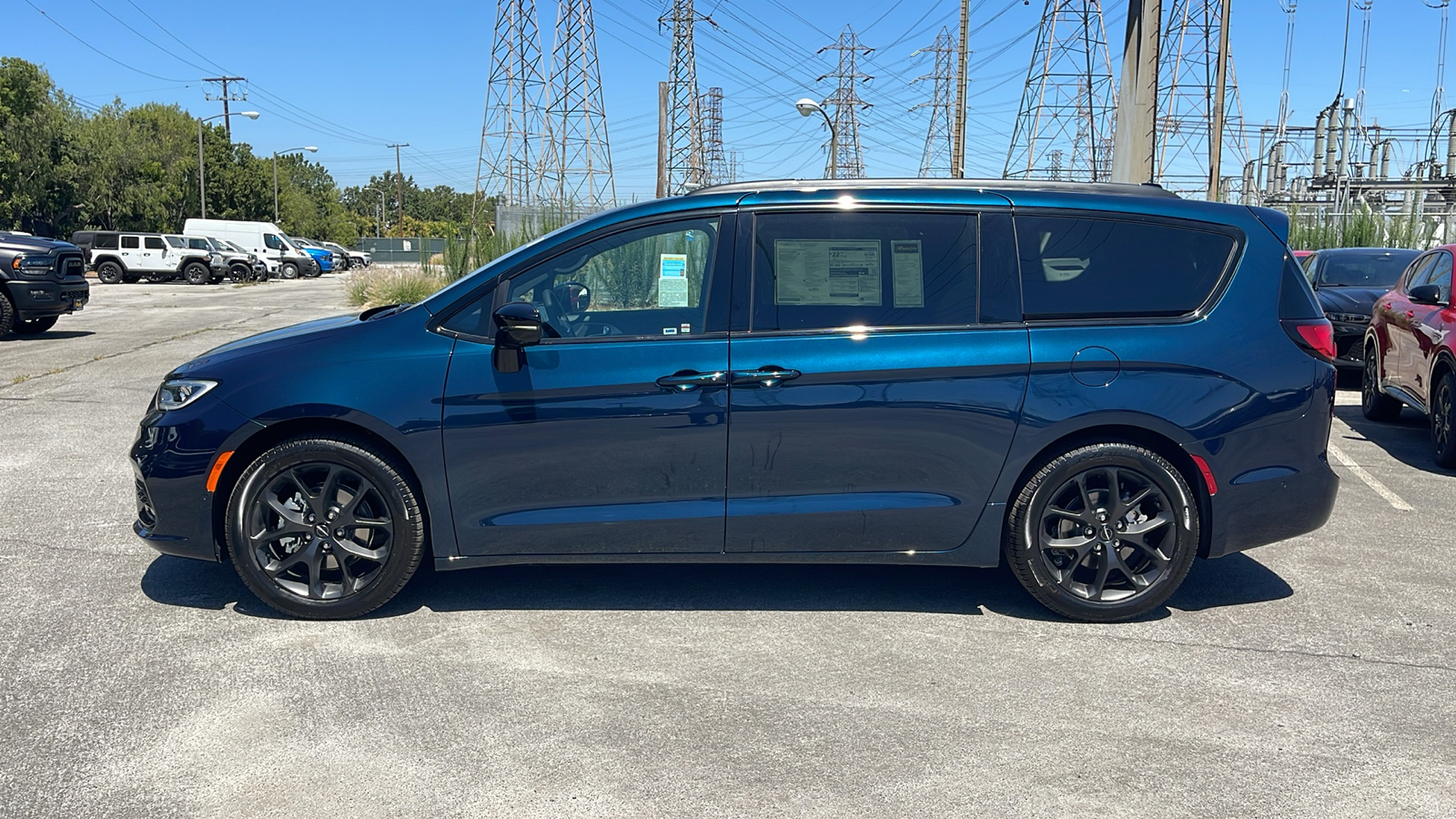 2024 Chrysler Pacifica Limited 3