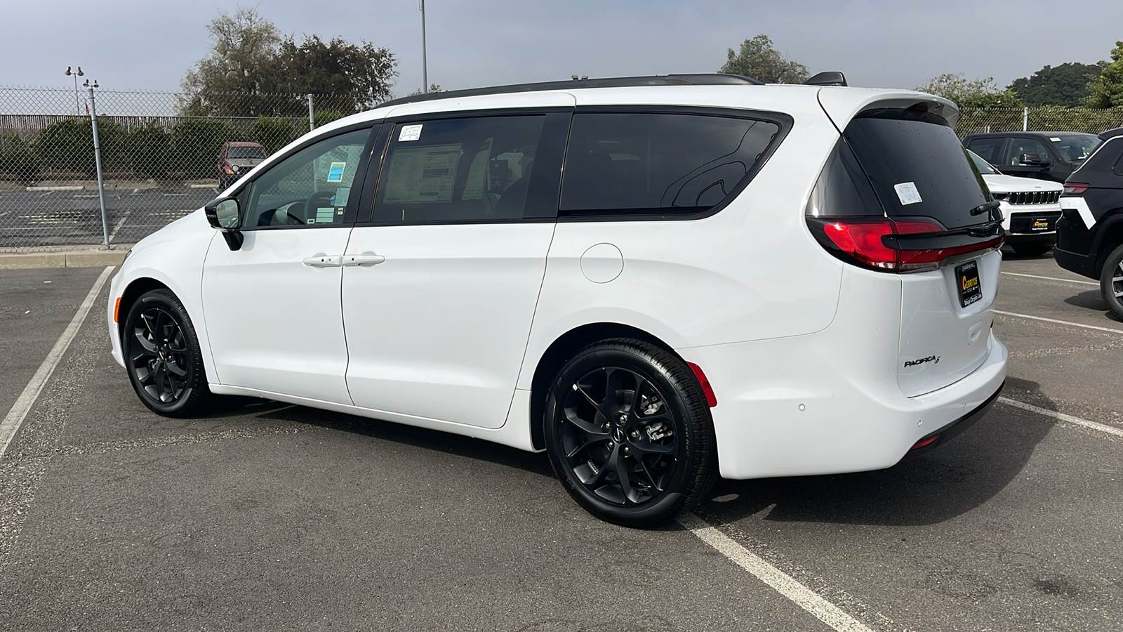 2024 Chrysler Pacifica Limited 4