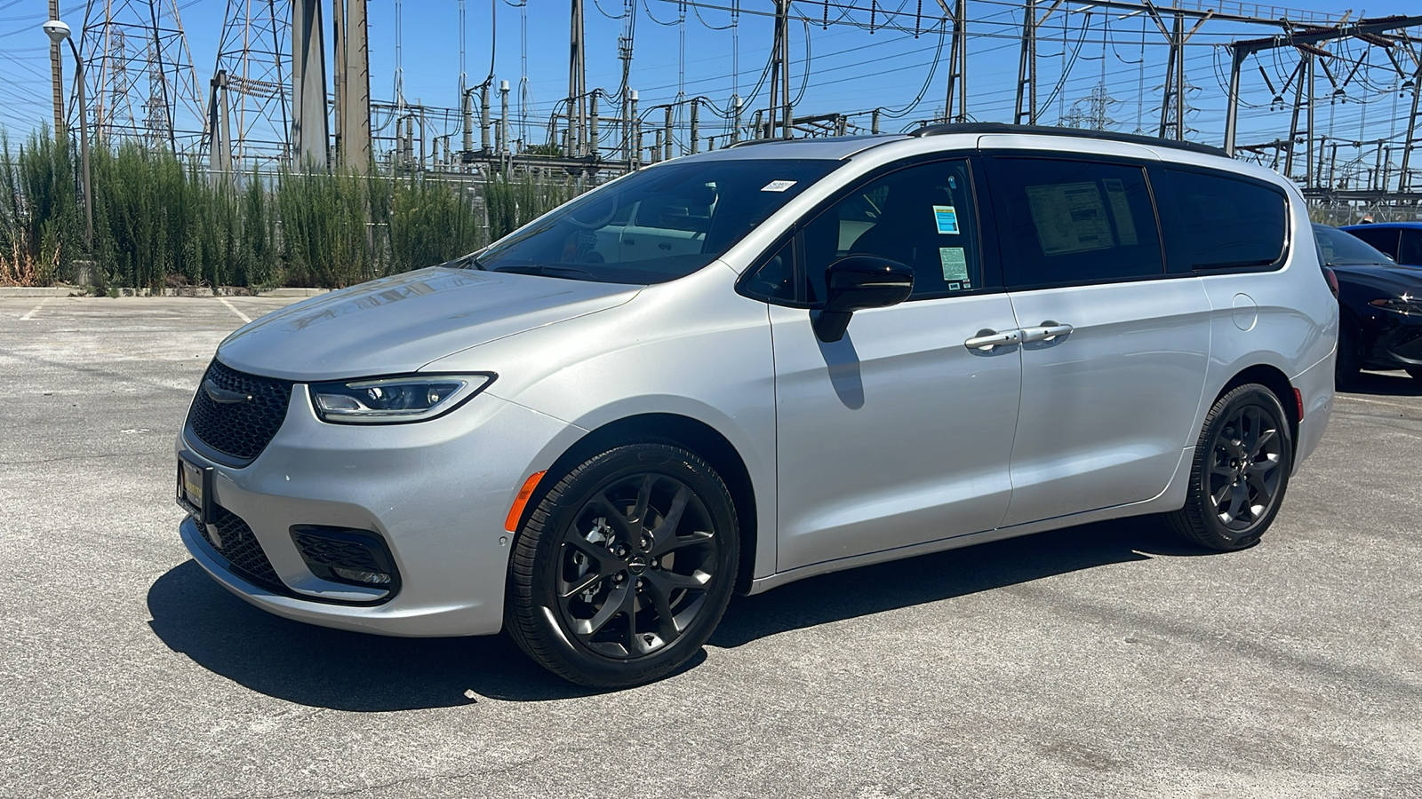 2024 Chrysler Pacifica Touring L 2