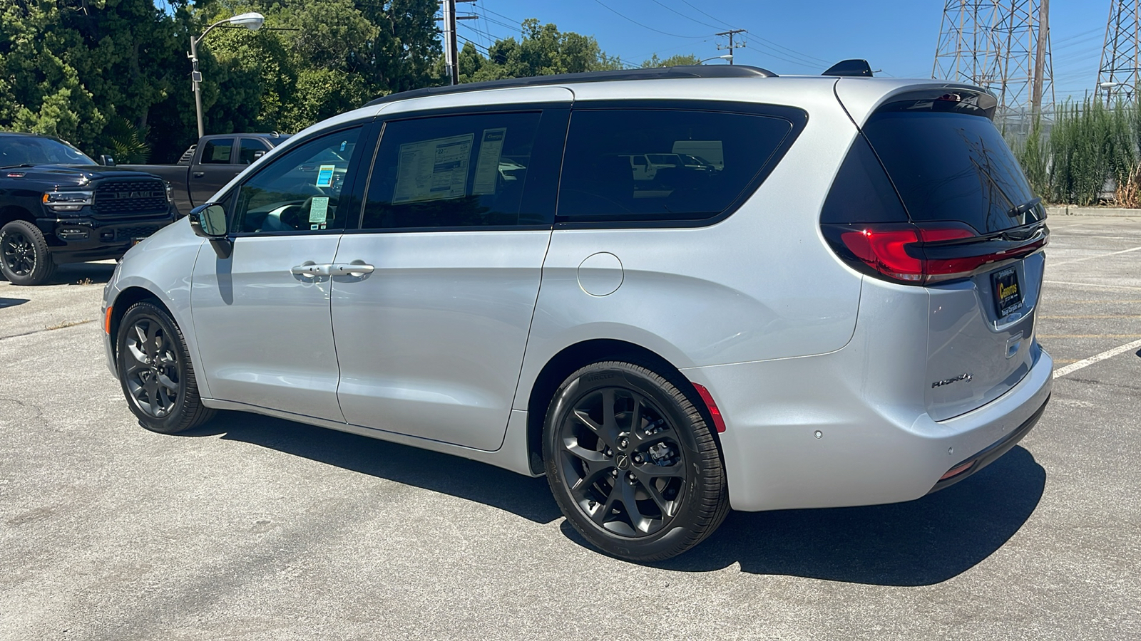 2024 Chrysler Pacifica Touring L 4