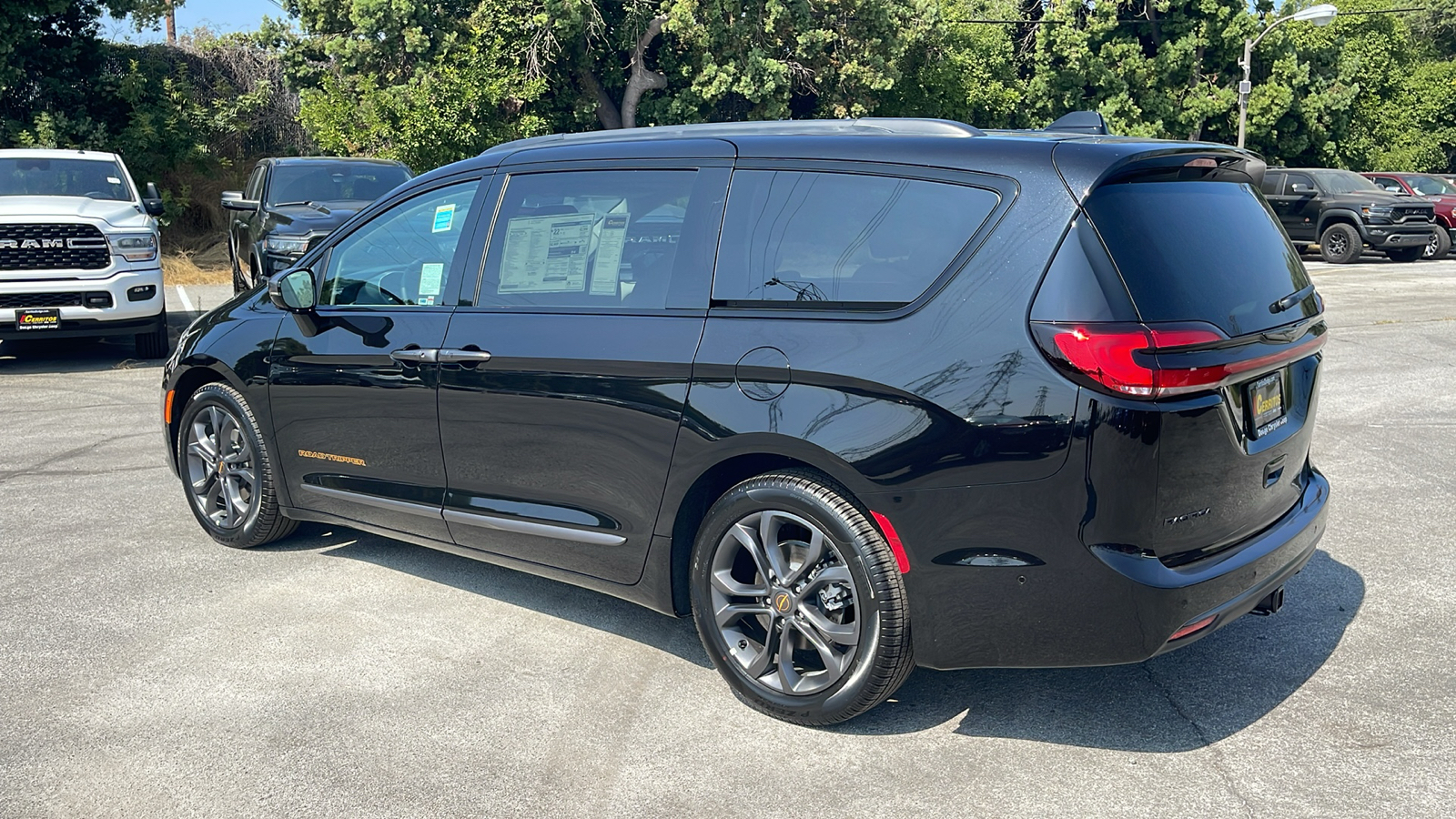 2024 Chrysler Pacifica Touring L 4