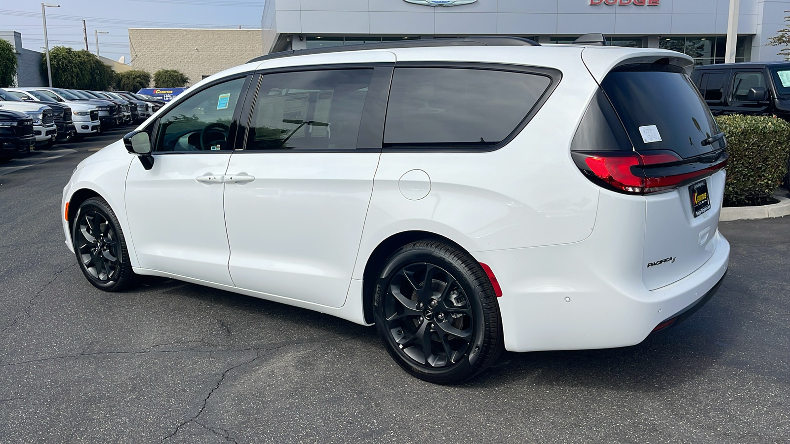 2024 Chrysler Pacifica Touring L 4