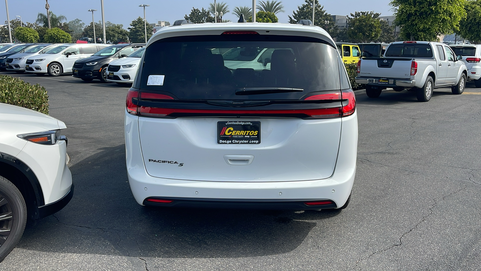 2024 Chrysler Pacifica Touring L 5