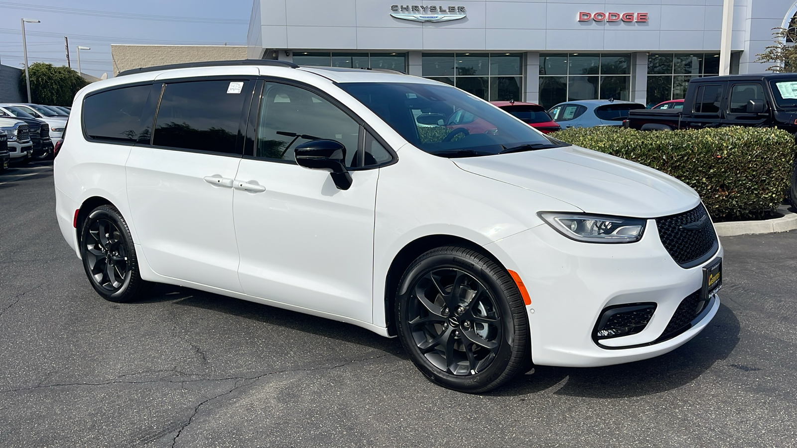 2024 Chrysler Pacifica Touring L 8