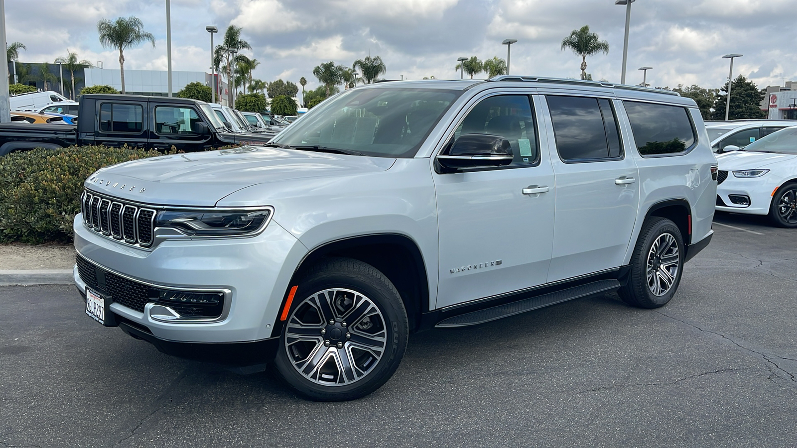 2023 Jeep Wagoneer L Base 1