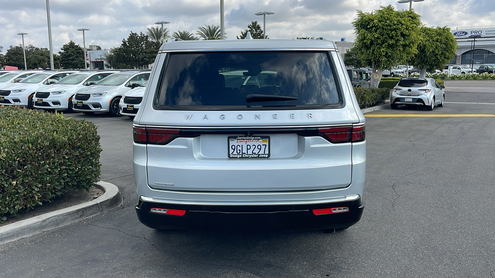 2023 Jeep Wagoneer L Base 5