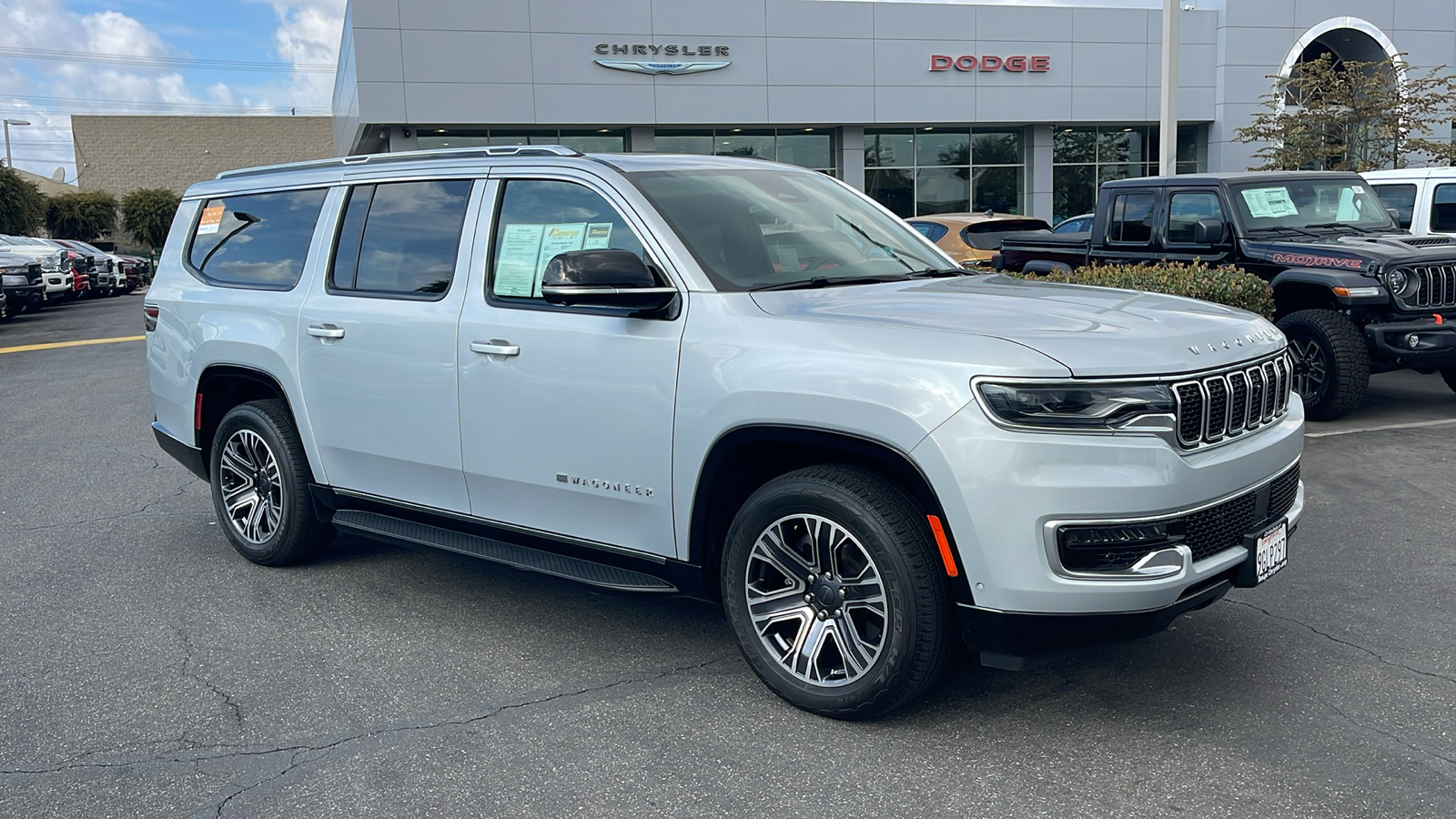 2023 Jeep Wagoneer L Base 8