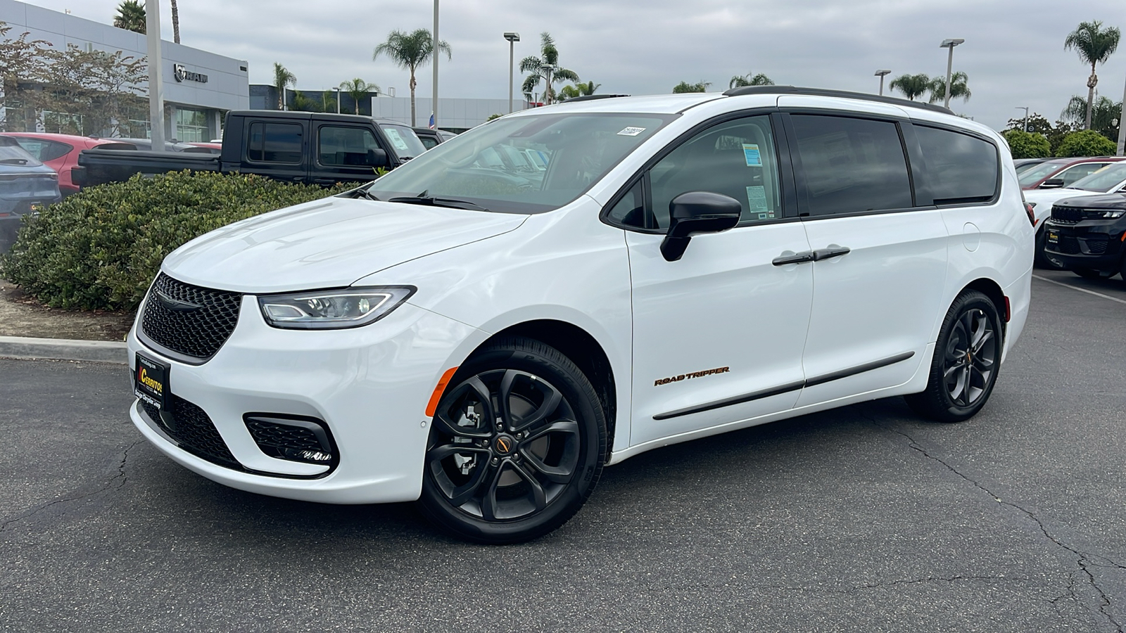 2024 Chrysler Pacifica Touring L 1