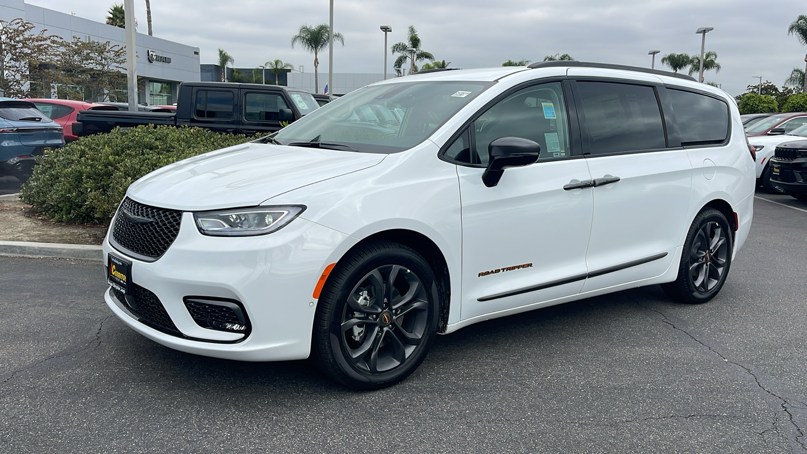 2024 Chrysler Pacifica Touring L 2