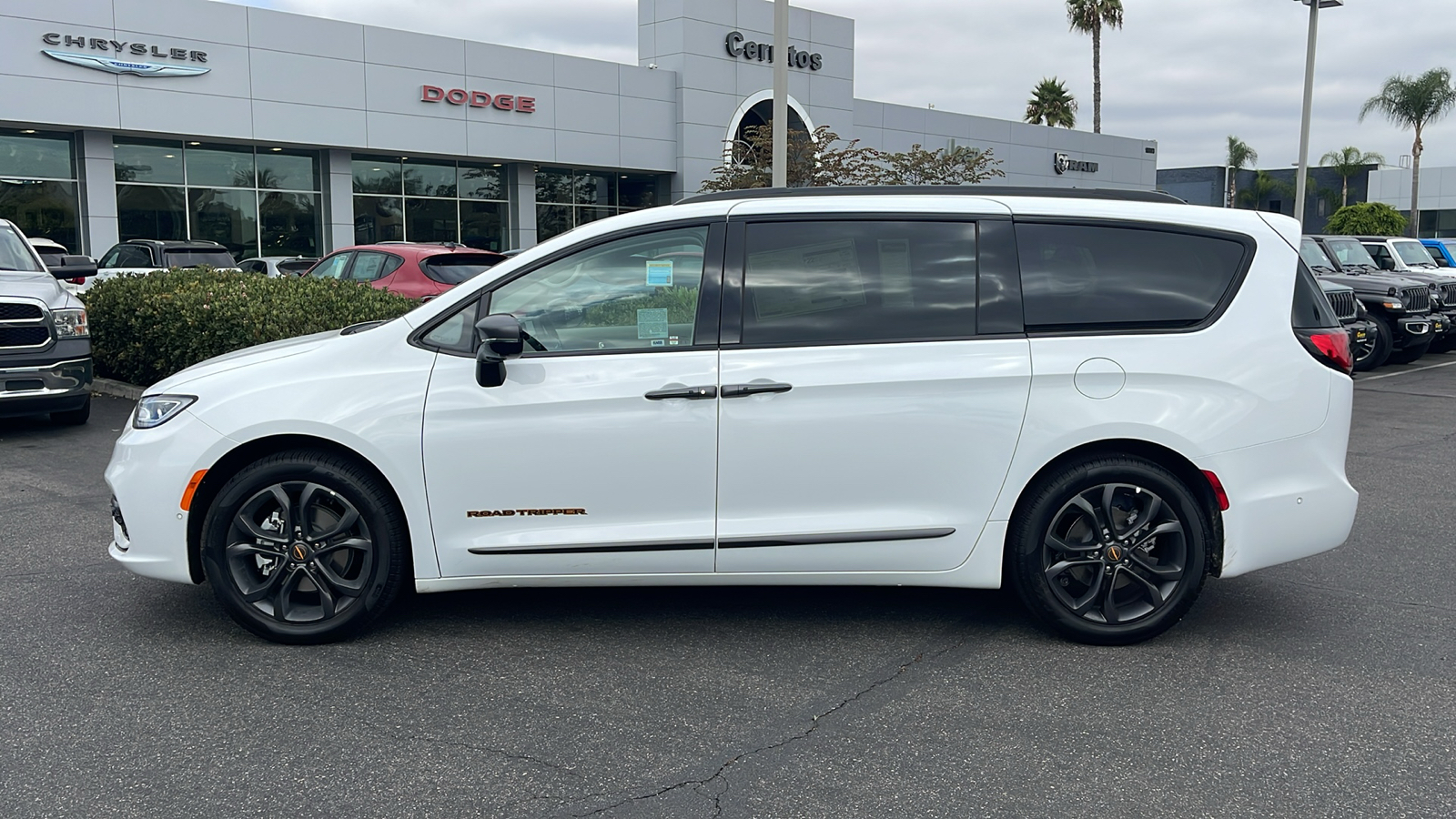 2024 Chrysler Pacifica Touring L 3