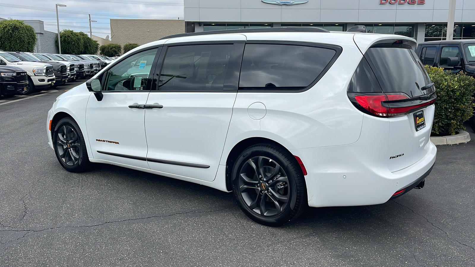 2024 Chrysler Pacifica Touring L 4