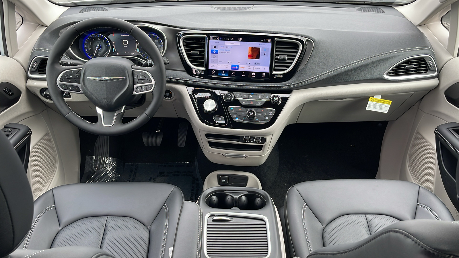 2024 Chrysler Pacifica Touring L 13