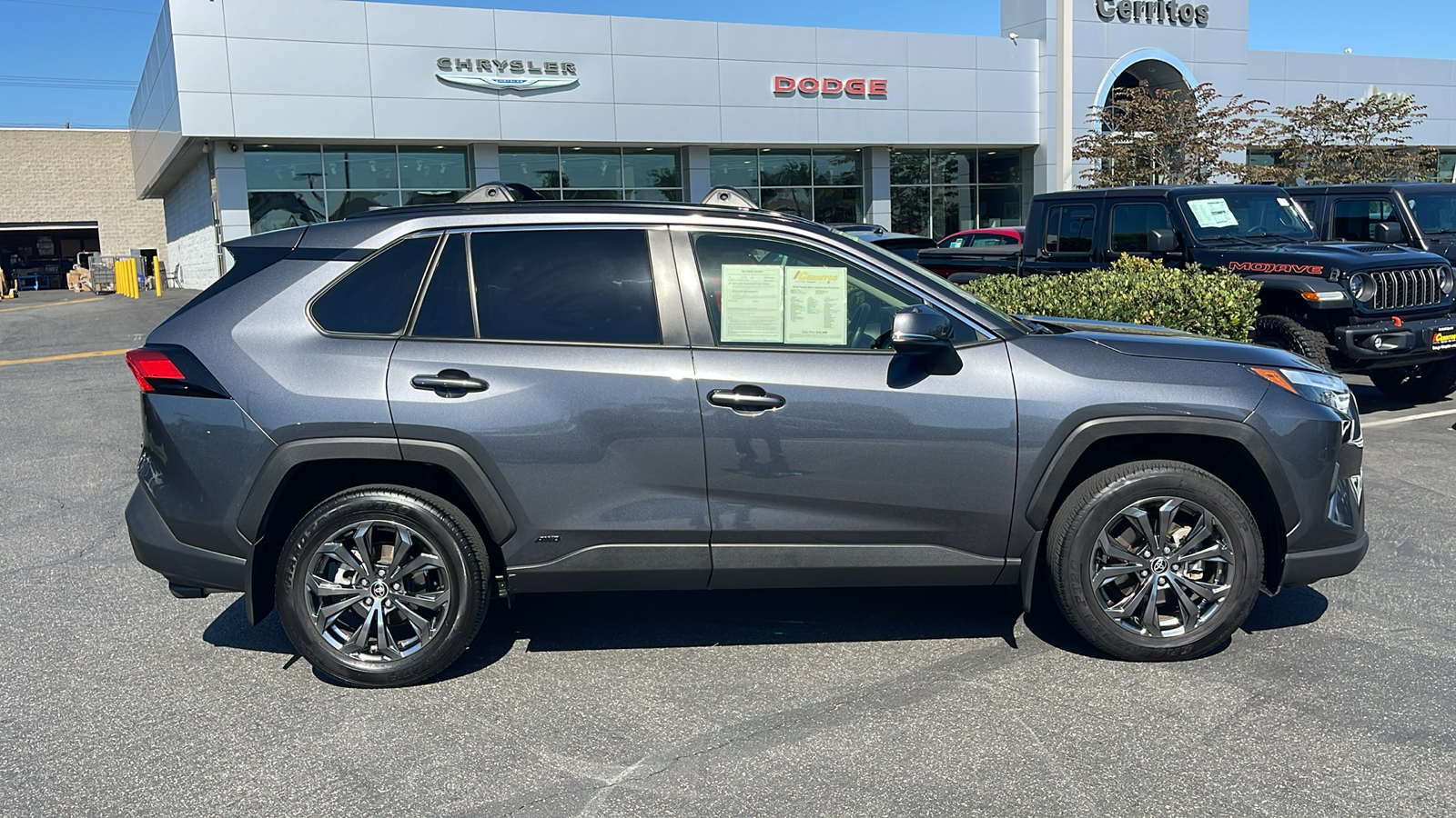 2023 Toyota RAV4 Hybrid XLE Premium 7