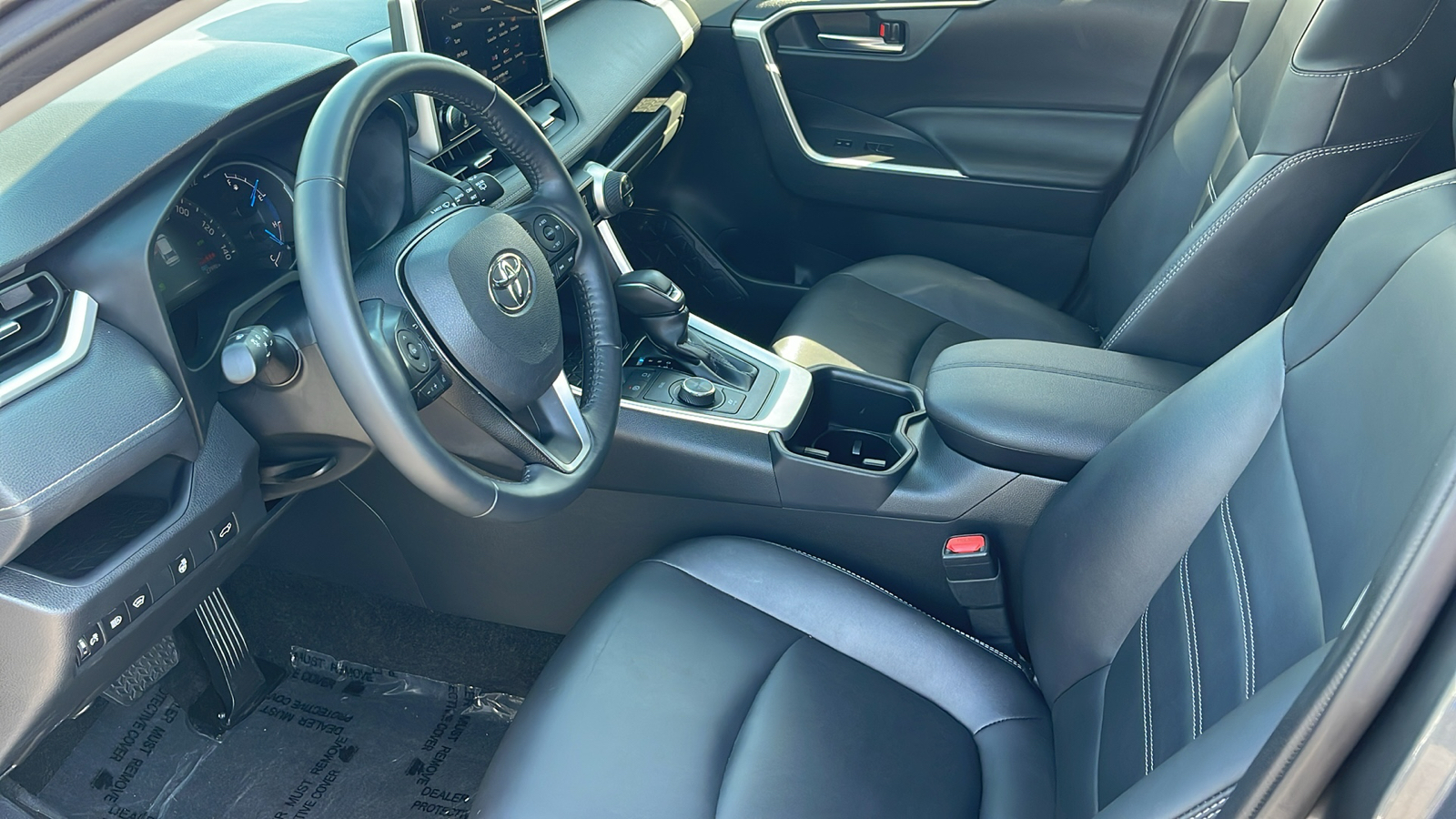 2023 Toyota RAV4 Hybrid XLE Premium 10