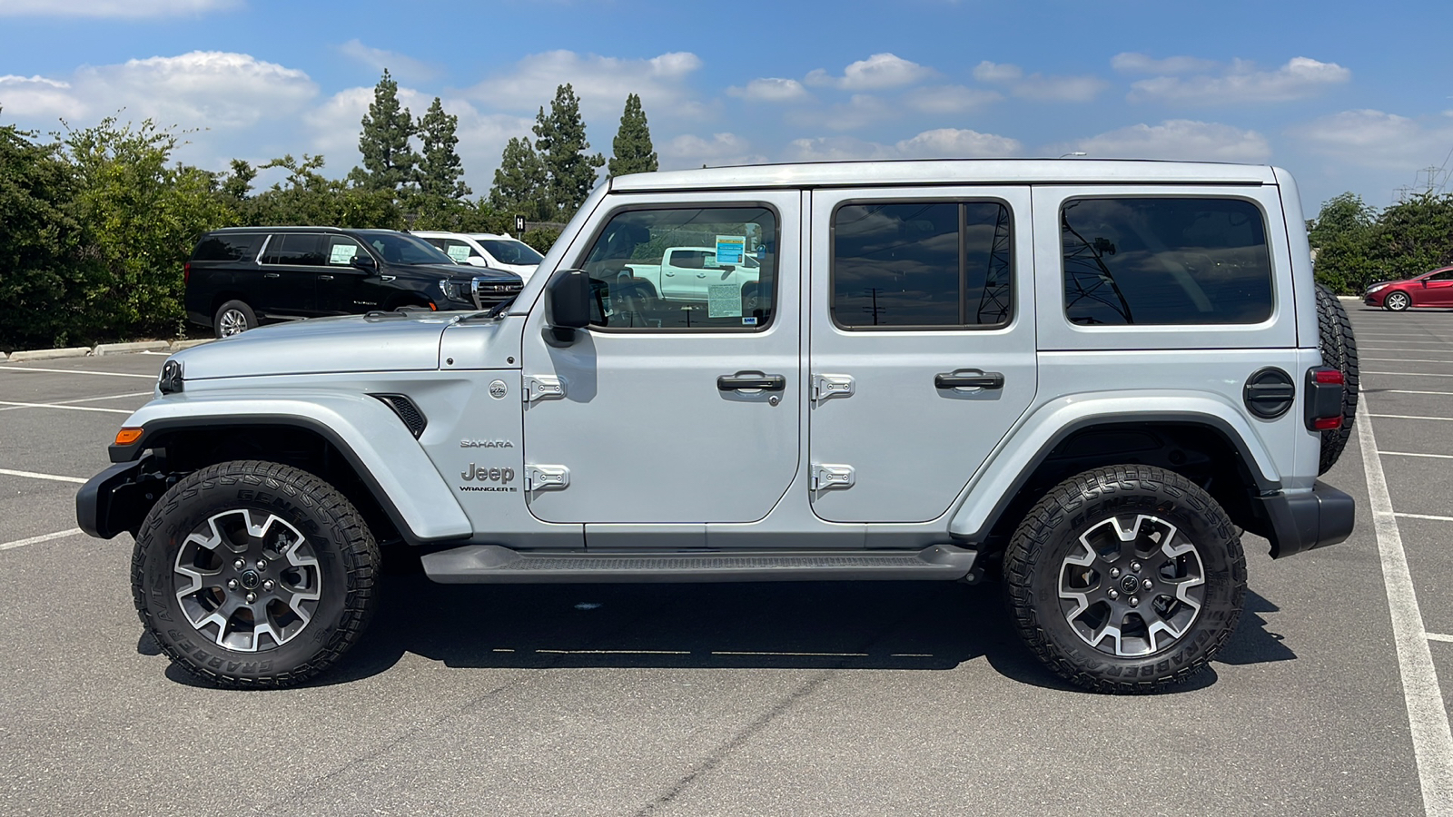 2024 Jeep Wrangler Sahara 3