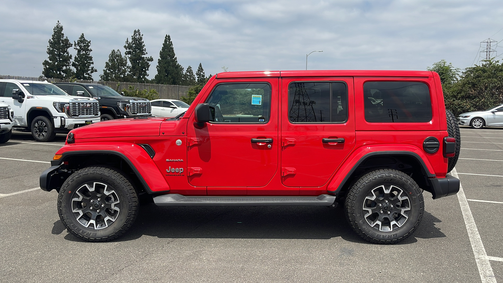 2024 Jeep Wrangler Sahara 3