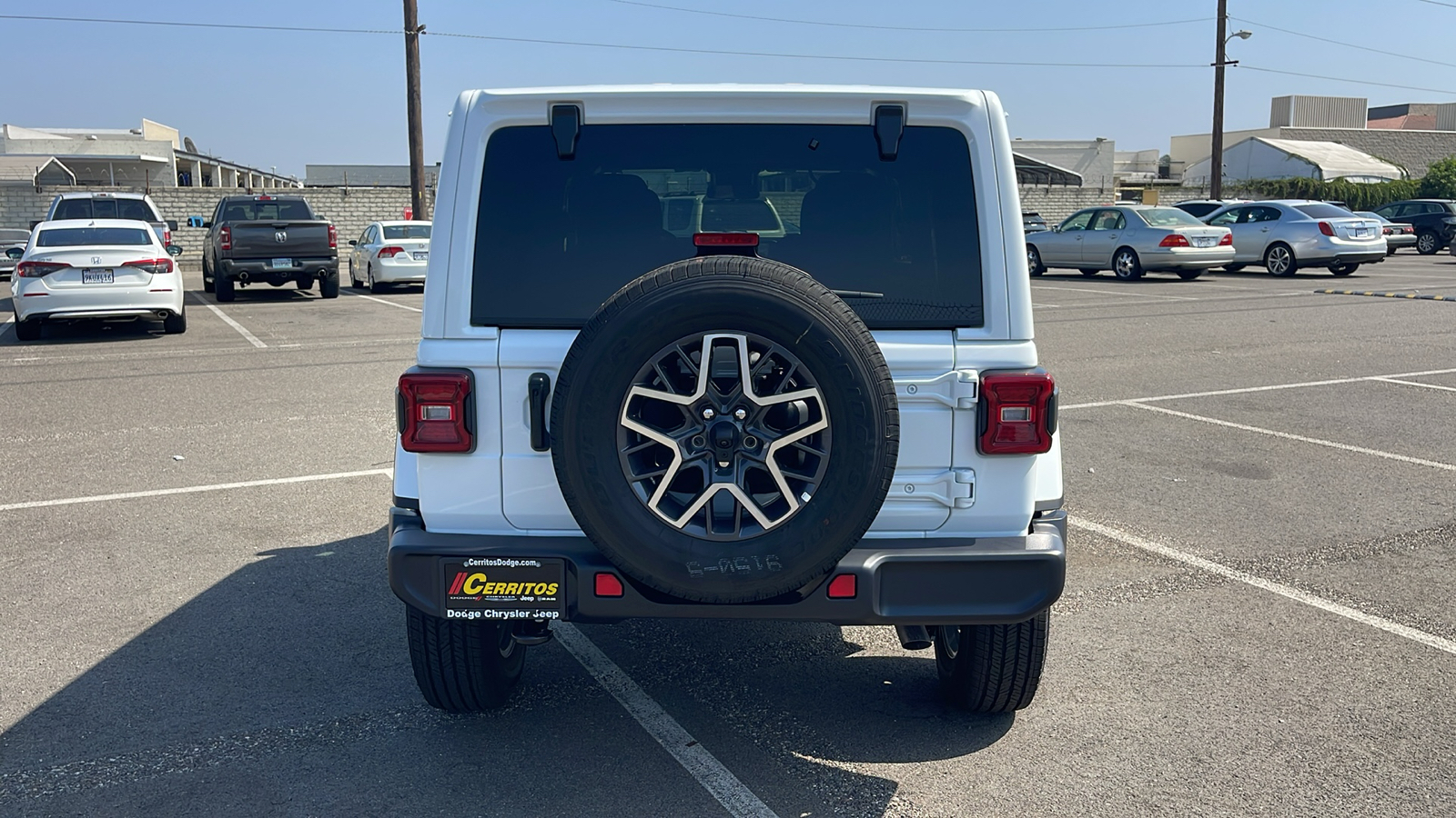 2024 Jeep Wrangler Sahara 5