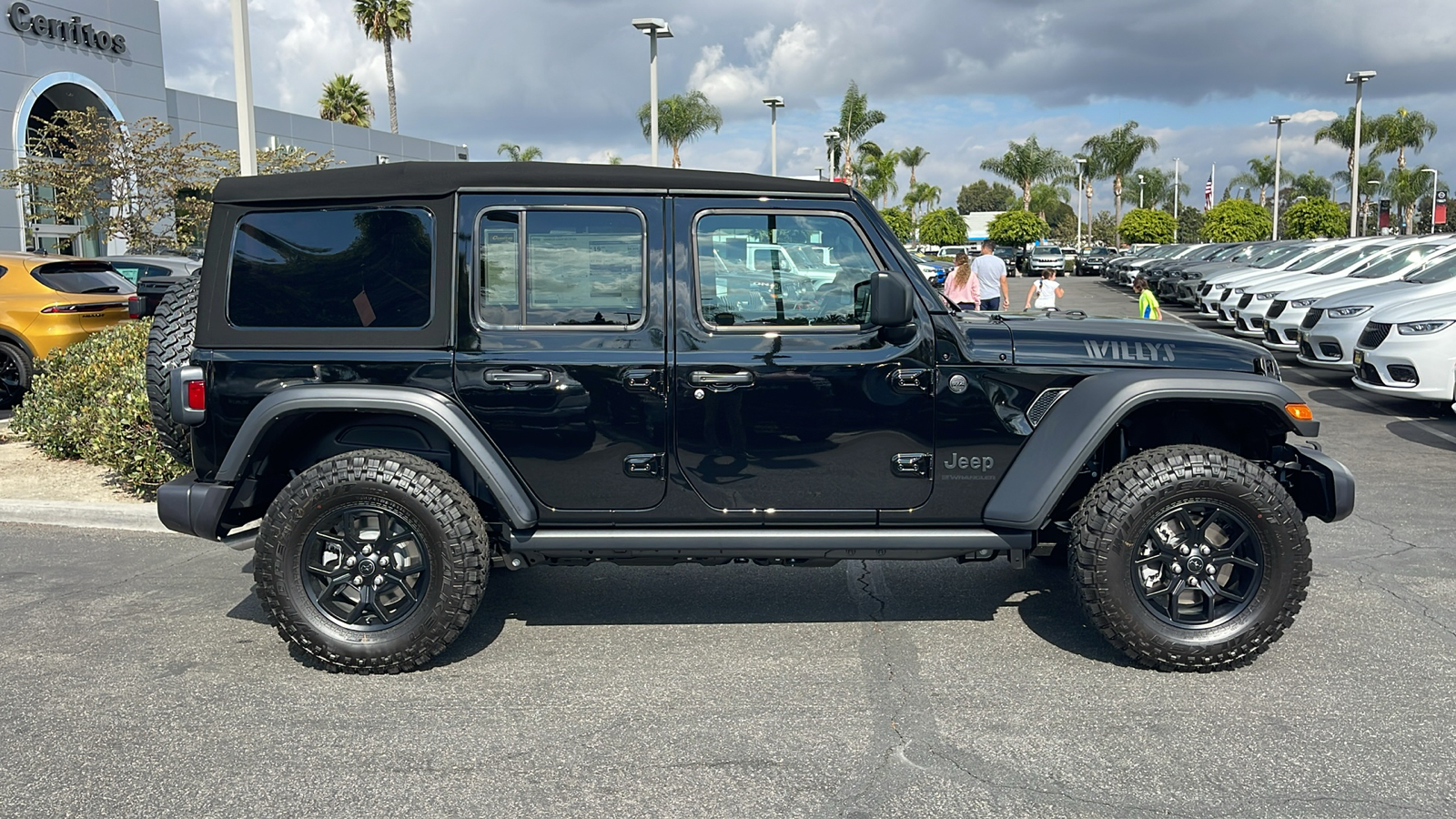 2024 Jeep Wrangler Willys 7