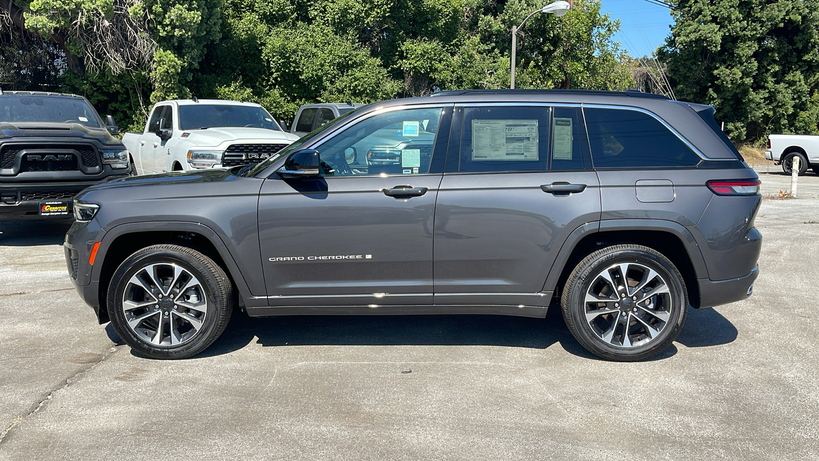 2024 Jeep Grand Cherokee Overland 3