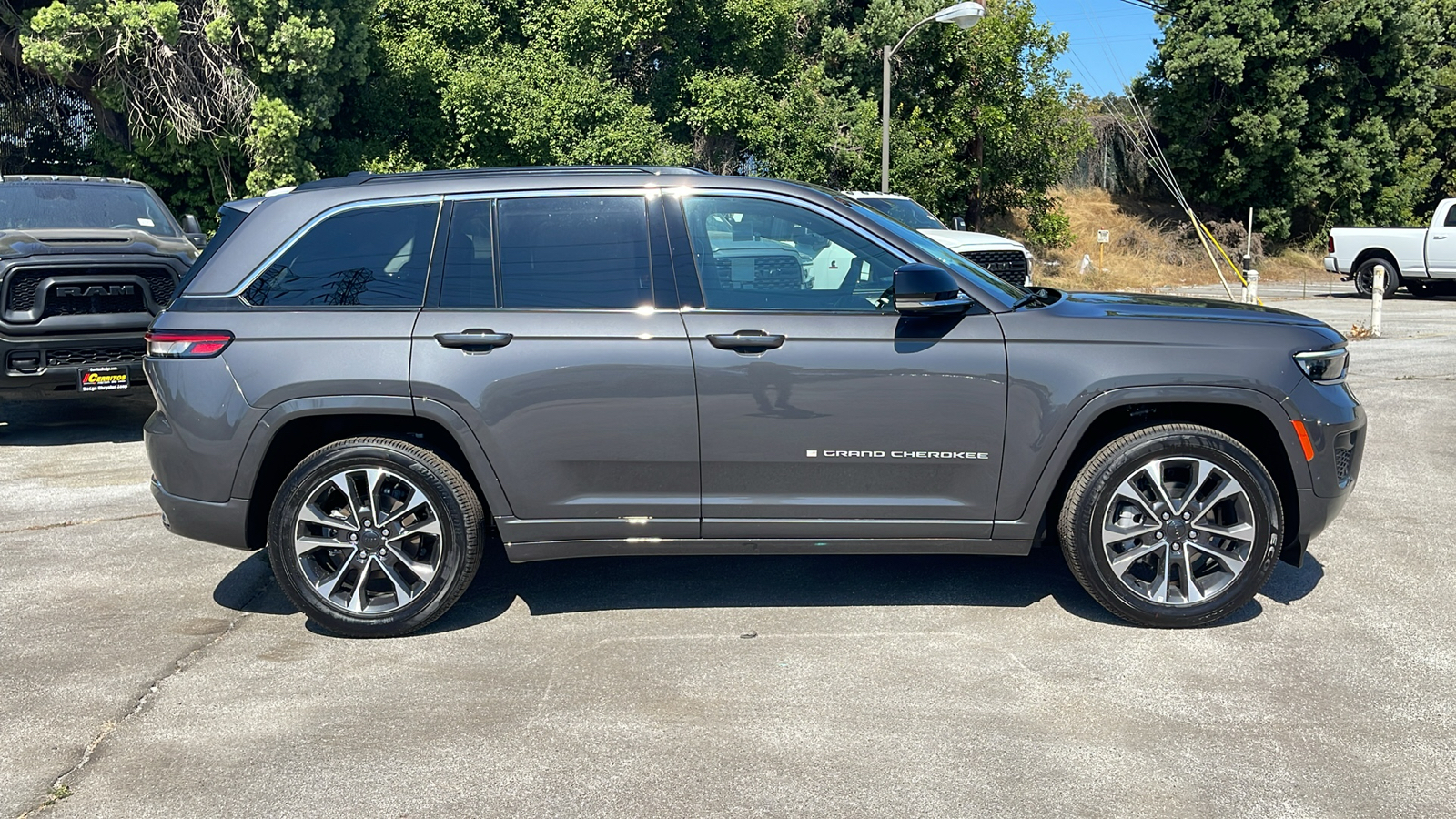 2024 Jeep Grand Cherokee Overland 7