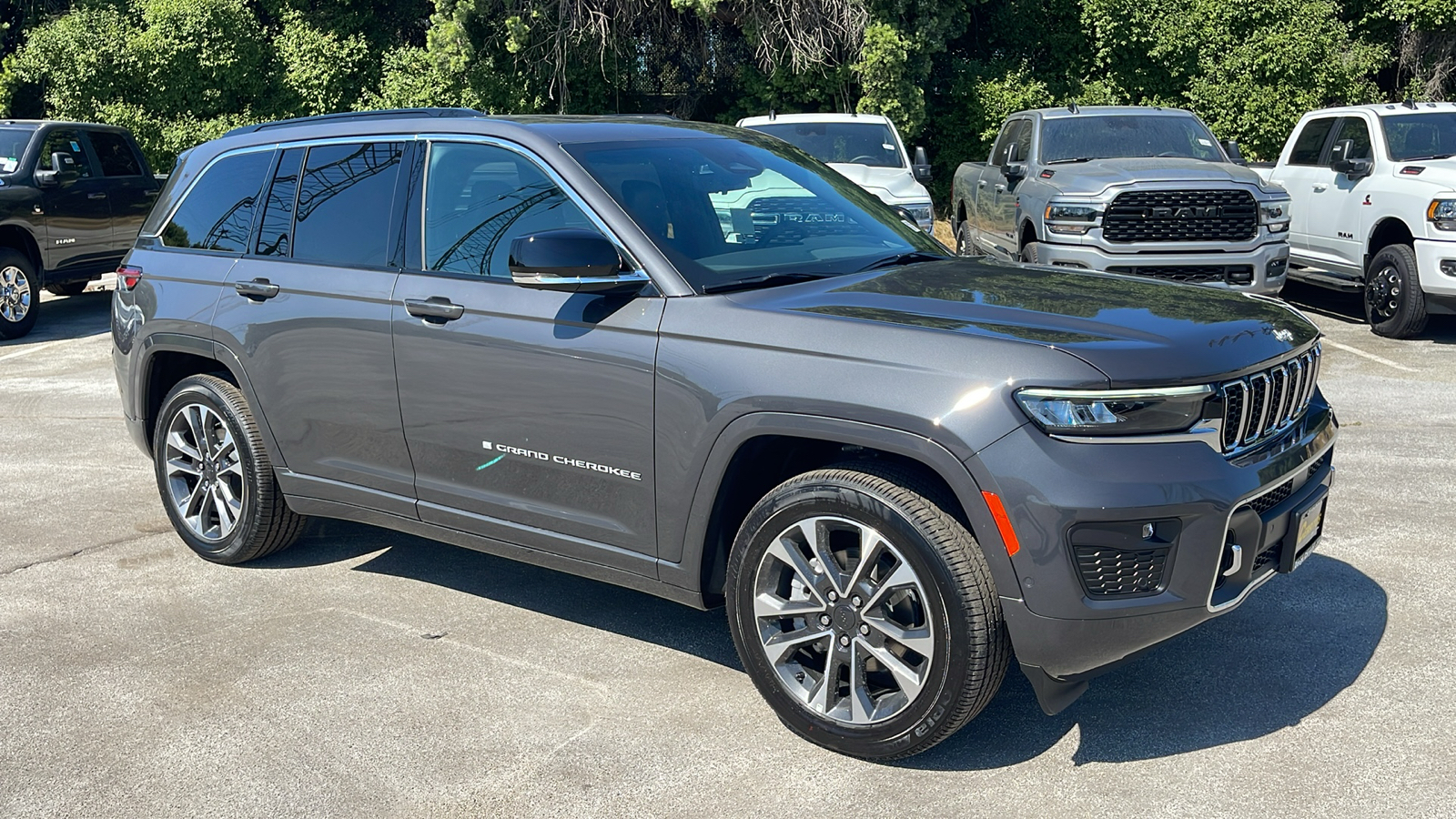 2024 Jeep Grand Cherokee Overland 8