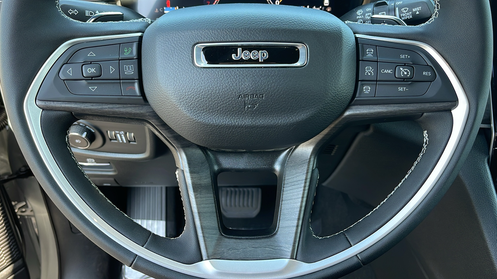 2024 Jeep Grand Cherokee L Limited 18