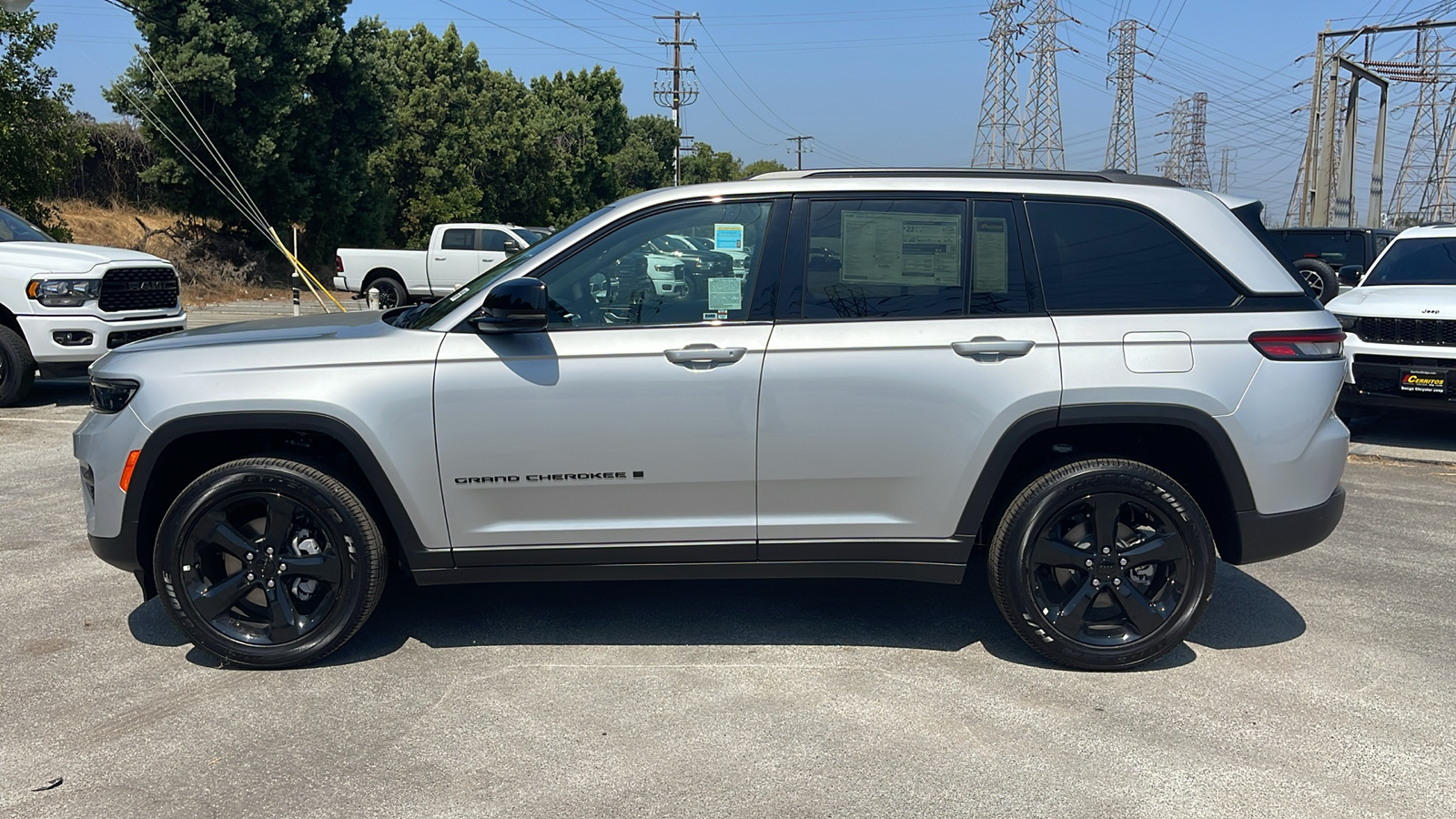 2024 Jeep Grand Cherokee Altitude X 3