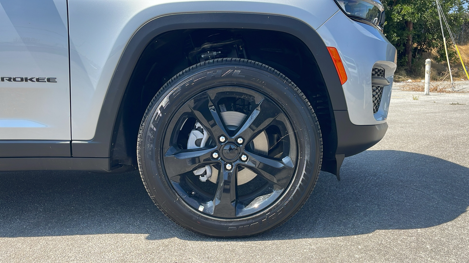 2024 Jeep Grand Cherokee Altitude X 29