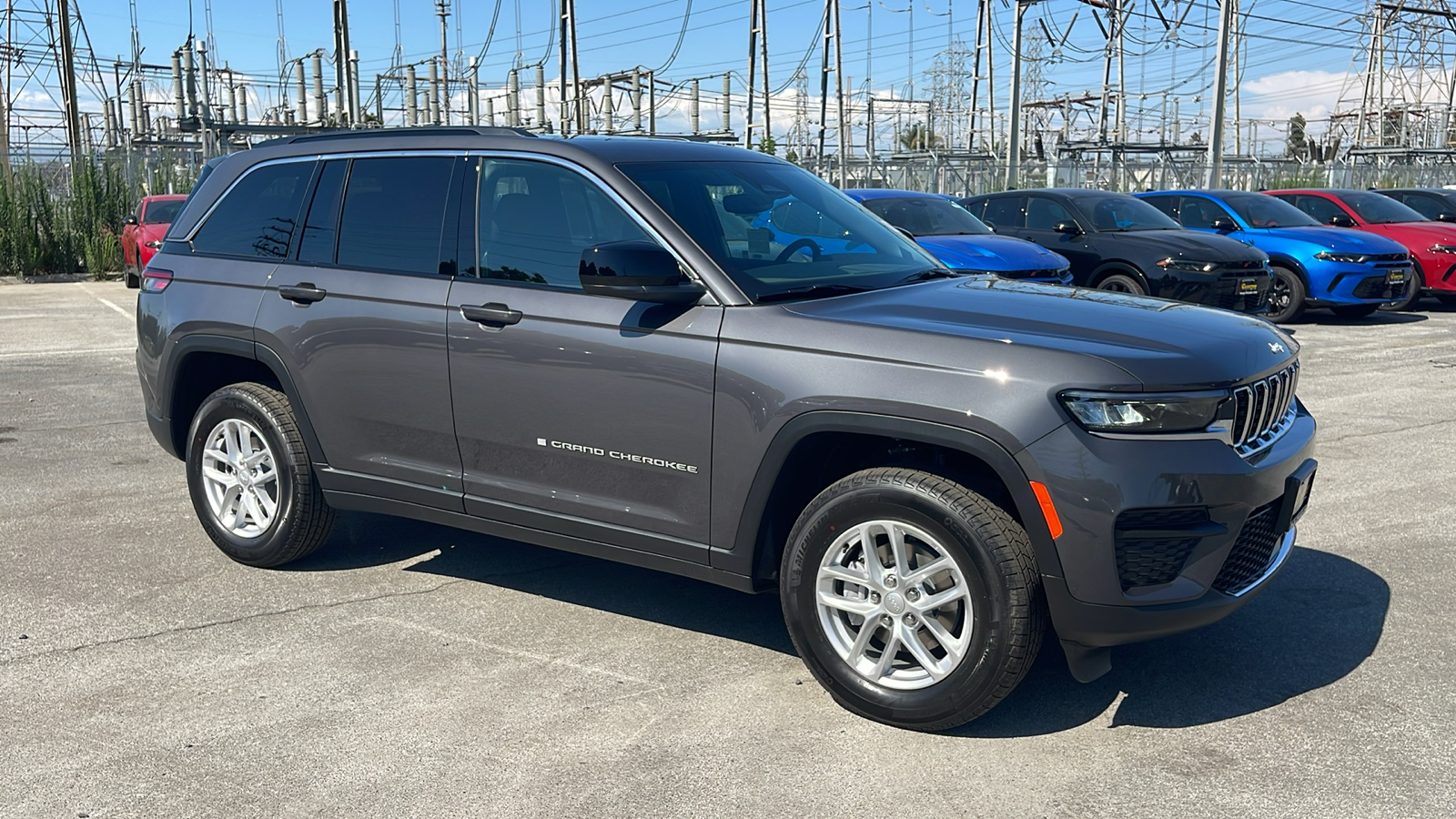 2024 Jeep Grand Cherokee Laredo X 8