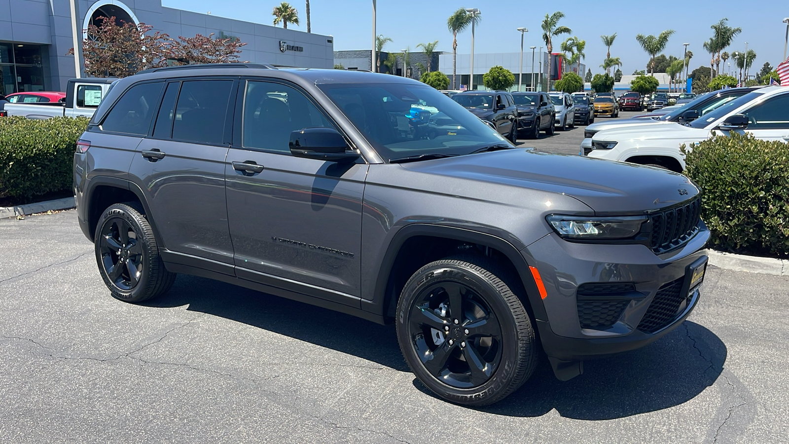 2024 Jeep Grand Cherokee Altitude X 8