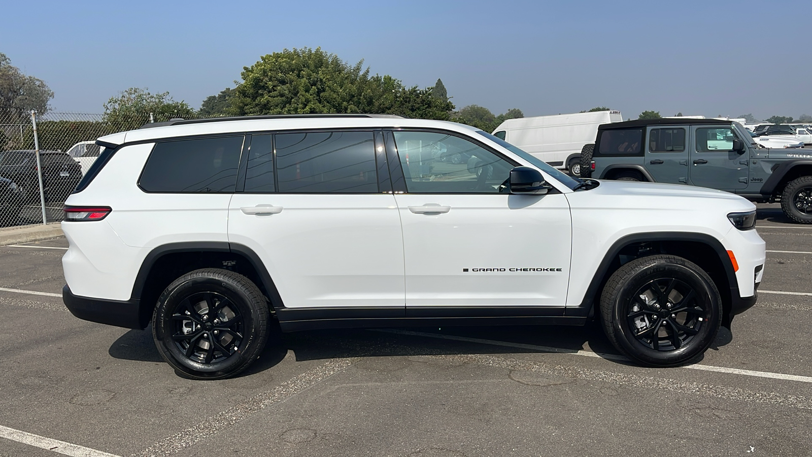 2024 Jeep Grand Cherokee L Altitude 7