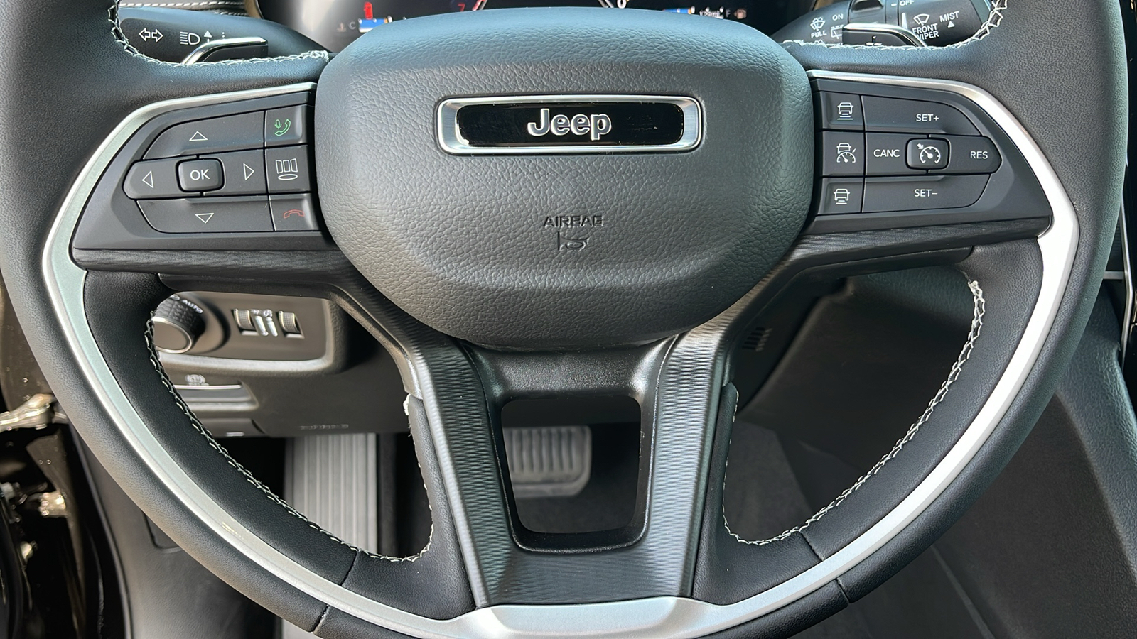 2024 Jeep Grand Cherokee L Altitude 18