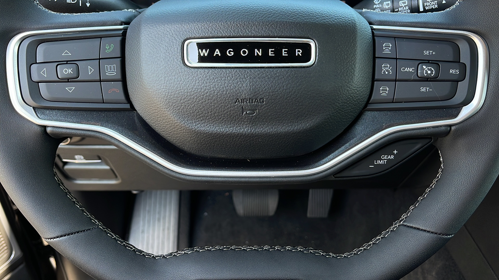 2024 Jeep Wagoneer L  18